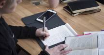 Stire din Tehnologie : Video. Scrii pe hârtie, salvezi pe tabletă! Ce preț are noul gadget