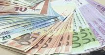 Stire din Economie : Românii au primit mesaje de la bănci despre majorarea ratelor la casă, chiar din 1 ianuarie 2023