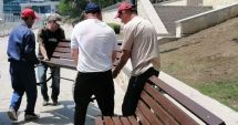 Stire din Politică-Administrație : Băncuțele de pe faleza Cazinoului, recondiționate de administrația locală