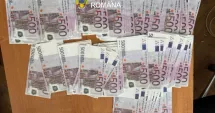 Stire din Eveniment : Captură uriașă de bani falși. Aproape jumătate de milion de euro contrafăcuți, descoperiți de polițiști