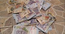 Stire din Eveniment : GALERIE FOTO / Jumătate de milion de lei, îngropat în curtea unor contrabandiști de țigări