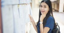Stire din Cultură-Educație : Bani pentru elevii cu 10 pe linie la examenele naționale