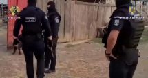 Stire din Eveniment : Un bărbat lua oameni cu forța și îi transforma în sclavi. Poliția a intervenit