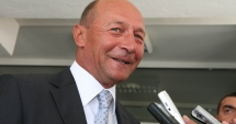 Stire din Politică-Administrație : Băsescu îi propune lui Iohannis  să supună referendumului  și Parlamentul  cu 300 de membri