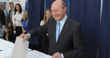 Stire din Politică-Administrație : Traian Băsescu: “Îi rog pe români să vină la vot şi să opteze pentru ce vor în continuare”