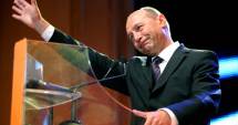 Stire din Politică-Administrație : Congresul PMP, în aceste momente / Traian Băsescu, prezent