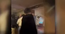 Stire din Eveniment : Bătaie într-un bar, după petrecerea de ziua primarului. Trei bărbați au ajuns la spital