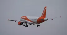 Stire din Actualitate : Două familii s-au luat la bătaie în avion. Aeronava s-a întors din drum
