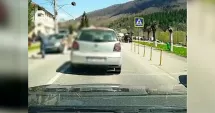 Stire din Eveniment : Impact terifiant! Două bătrâne au fost spulberate pe trecerea de pietoni
