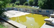 Stire din Social : Broaște și mizerie în Tomis Nord! Bazinul de înot abandonat  de autorități