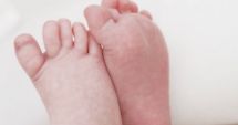 Stire din Actualitate : Un băieţel de doi ani a murit de foame în casă, lângă tatăl său care decedase în urmă cu doar câteva zile