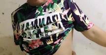 Stire din Tehnologie : De ce postează oamenii selfie-uri făcute în timp ce încearcă să-și atingă buricul?