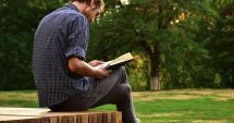 Stire din Cultură-Educație : O poartă către istorie. Biblii din secolele trecute, la Biblioteca Județeană