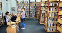 Stire din Cultură-Educație : Biblioteca Județeană a intrat la program de vară