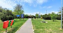 Stire din Eveniment : Un bărbat este anchetat, după ce ar fi ademenit mai mulţi copii din Valu lui Traian, să urce în maşina sa