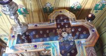 Stire din Cultură-Educație : Se sfințește racla cu moaștele aduse de la Sfântul Munte Athos
