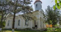 Stire din Cultură-Educație : Biserica "Înălțarea Domnului", sfințită de IPS Teodosie