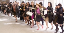 Stire din Social : A început nebunia Black Friday! Ziua investițiilor: mașini, televizoare, vacanțe, jucării pentru copii