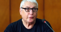 Stire din Sport : Blatul de la "Mielul Alb", sticlele din rapidul de Iași și Tecău - singur împotriva tuturor