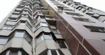 Stire din Eveniment : UPDATE. Femeie agățată de balcon, la Constanța. Amenință că se sinucide!
