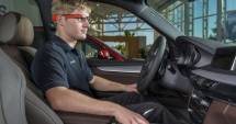 Stire din Tehnologie : Ochelarii Google Glass, folosiți de inginerii BMW pentru a găsi problemele mașinilor