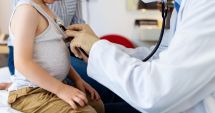 Stire din Social : Medicii avertizează în privinţa bolii greu de diagnosticat la copii şi adolescenţi: poate provoca diabet sau chiar ciroză hepatică