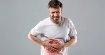 Stire din Sănătate : Cum recunoaștem semnele unei posibile boli la ficat