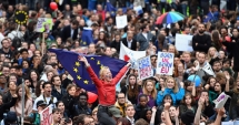 Stire din Actualitate : Brexit: Avocații negociază un vot  în parlament privind activarea articolului 50 din Tratatul de la Lisabona