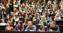 Stire din Economie : Burse mai mari pentru studenți și transport gratuit cu trenul