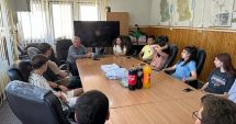 Stire din Cultură-Educație : 21 de elevi și studenți performanți vor primi bursa de merit a Academiei Române