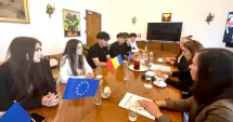 Stire din Cultură-Educație : Elevi din Constanța, în vizită la Ambasada României din Austria. Lecție despre diplomație și implicare civică