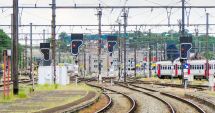 Stire din Eveniment : Trei persoane, reţinute pentru furt de cabluri din infrastructura feroviară, care au pus în pericol siguranța circulației