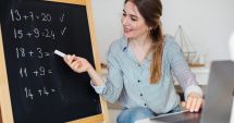 Stire din Cultură-Educație : Cadrele didactice, invitate să participe gratuit la scoalaprofesorilor.ro