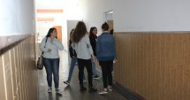 Stire din Cultură-Educație : ELEVI din CONSTANȚA, duși de urgență la SPITAL. S-au intoxicat cu sulf în sala de clasă