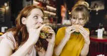 Stire din Sănătate : Alimente cu multe calorii pe care este bine să le consumați cu moderație