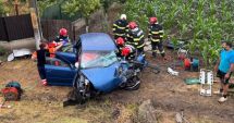 Stire din Eveniment : Maşină aruncată pe câmp, după ce s-a ciocnit frontal cu un camion. Șoferul, blocat între fiare