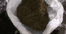 Stire din Actualitate : Doi tineri din Cluj, prinși în timp ce încercau să vândă 1,5 kilograme de canabis