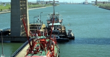 Stire din Economie : Canalul Dunăre - Marea Neagră a împlinit 32 de ani de la deschiderea oficială