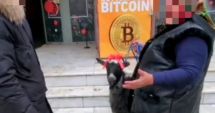 Stire din Actualitate : Capră scoasă la vânzare pe bitcoin de o pensionară din Focşani: "Vreau să fac o combinaţie. Dacă nu, îl sun pe Elon Musk"