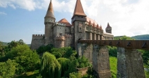 Stire din Eveniment : JAF DE AMPLOARE LA CASTELUL CORVINILOR. Cine a fost arestat
