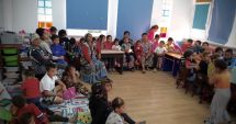 Stire din Social : Ajutor pentru voluntarii care trimit copiii la școală, în Castelu