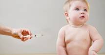 Stire din Sănătate : Cât de importante sunt vaccinurile în primul an de viață al nou-născutului