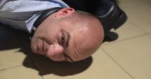 Stire din Eveniment : VIDEO / Încătusat după un mesaj #rezist. "Îmi este frică de Politie. Am văzut că sunteti pedofili!"