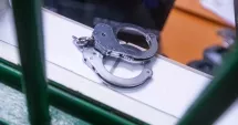 Stire din Eveniment : Adolescent de 17 ani, arestat după ce a ucis în bătaie un bătrân de 73 de ani