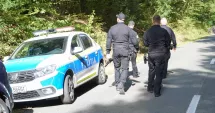 Stire din Eveniment : Salvare dramatică. Un bătrân rătăcit prin pădure, descoperit în tufe de mărăcini