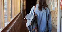 Stire din Actualitate : Caz cutremurător. O tânără s-a dus la spital cu bebelușul mort ascuns în rucsac