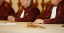 Stire din Eveniment : CCR mută termenele de judecată din martie în luna aprilie