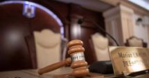 Stire din Actualitate : CCR se întruneşte în şedinţă pentru a discuta noile contestaţii privind candidaţii la Preşedinţie