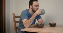 Stire din Sănătate : Ceaiuri care vă ajută să combateți refluxul gastric în mod natural