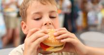 Stire din Sănătate : Ce alimente sunt interzise în incinta școlilor